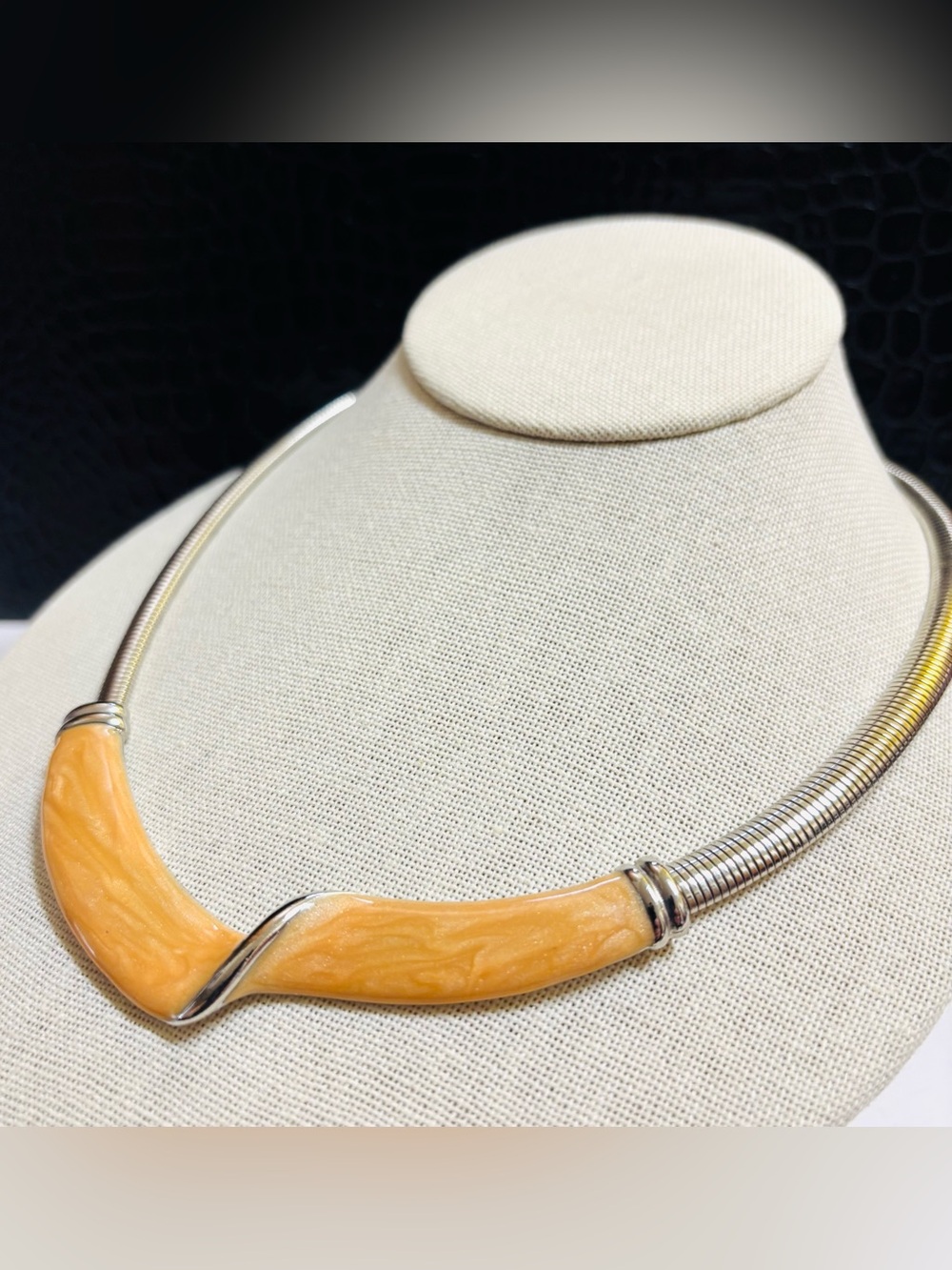 Vintage Peach Shimmer Omega Collar Enamel Silver Tone Necklace 1980s